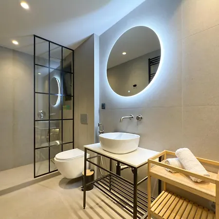 Two Entire Liv Luxury A-b Apartment