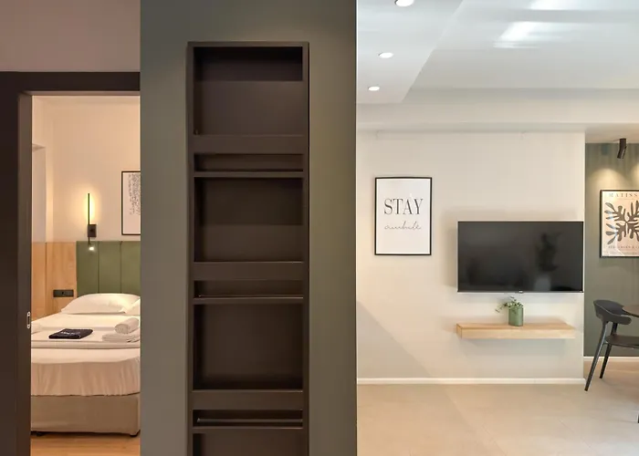 Two Entire Liv Luxury A-b סלוניקי