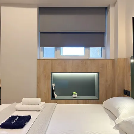 Two Entire Liv Luxury A-b * 塞萨洛尼基