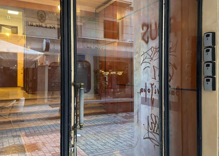 Two Entire Liv Luxury A-b Appartement