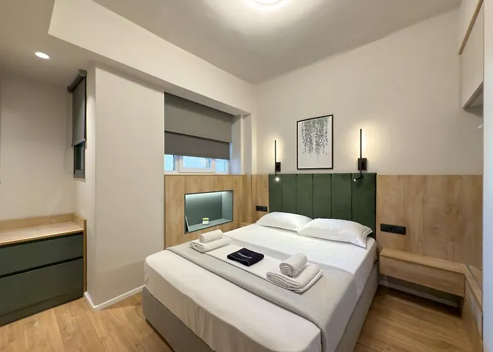 Two Entire Liv Luxury A-b