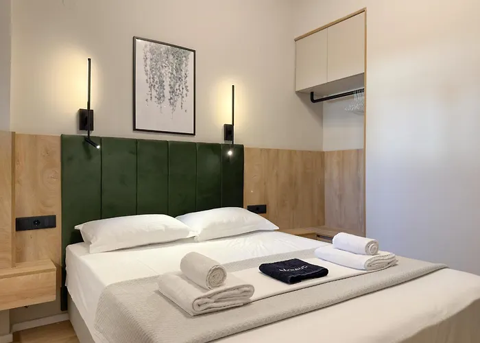 Two Entire Liv Luxury A-b Appartement *