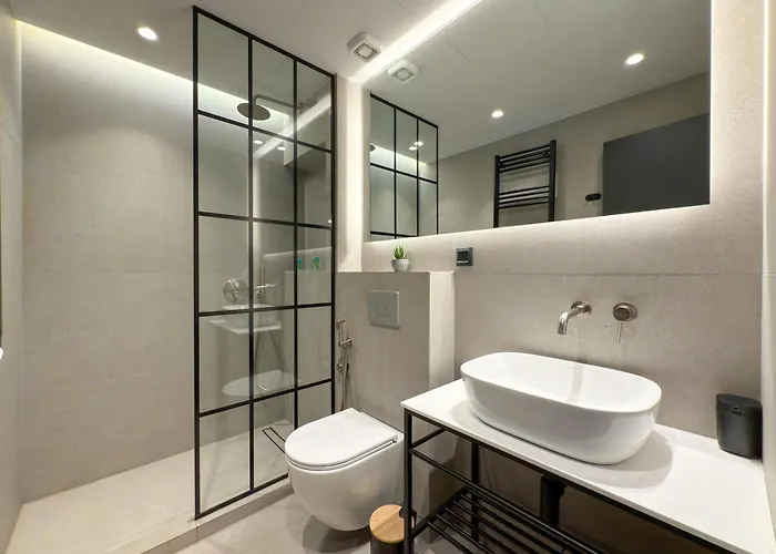 Two Entire Liv Luxury A-b Thessalonique